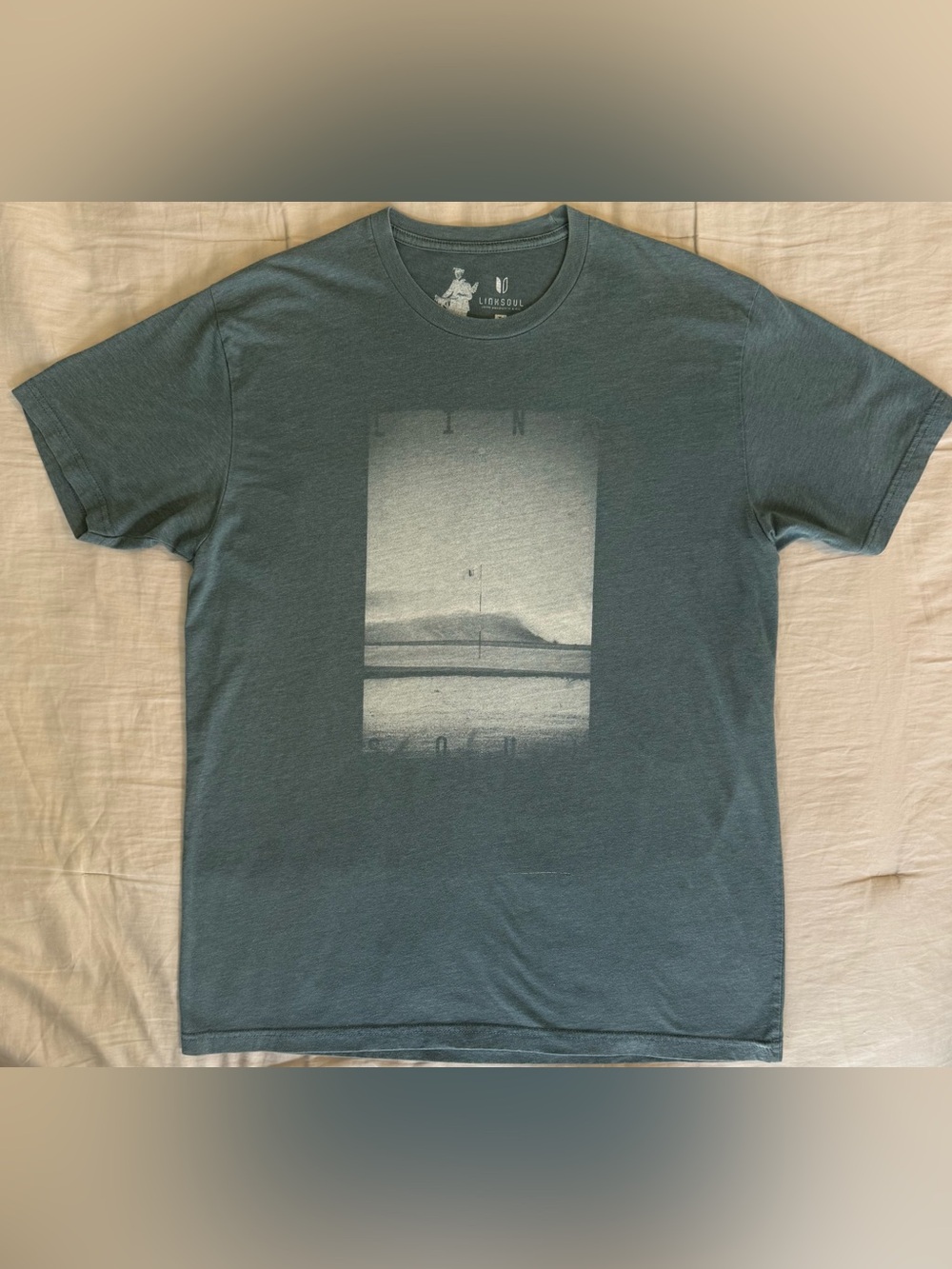 Linksoul Graphic Tee Size Large Slate Blue Coastal Golf Ocean Print